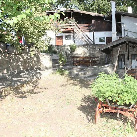 Guest house Хижа Бивак *