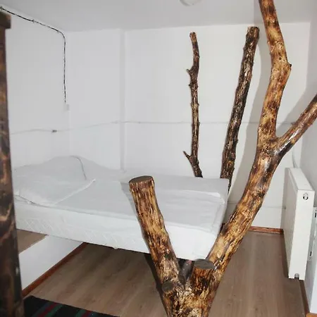 Хижа Бивак Suvorovo